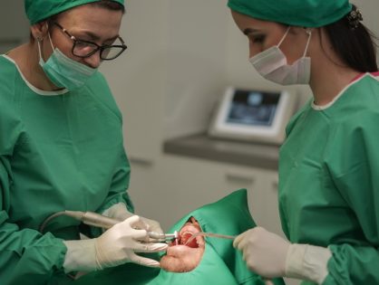 Oralna hirurgija i implantologija